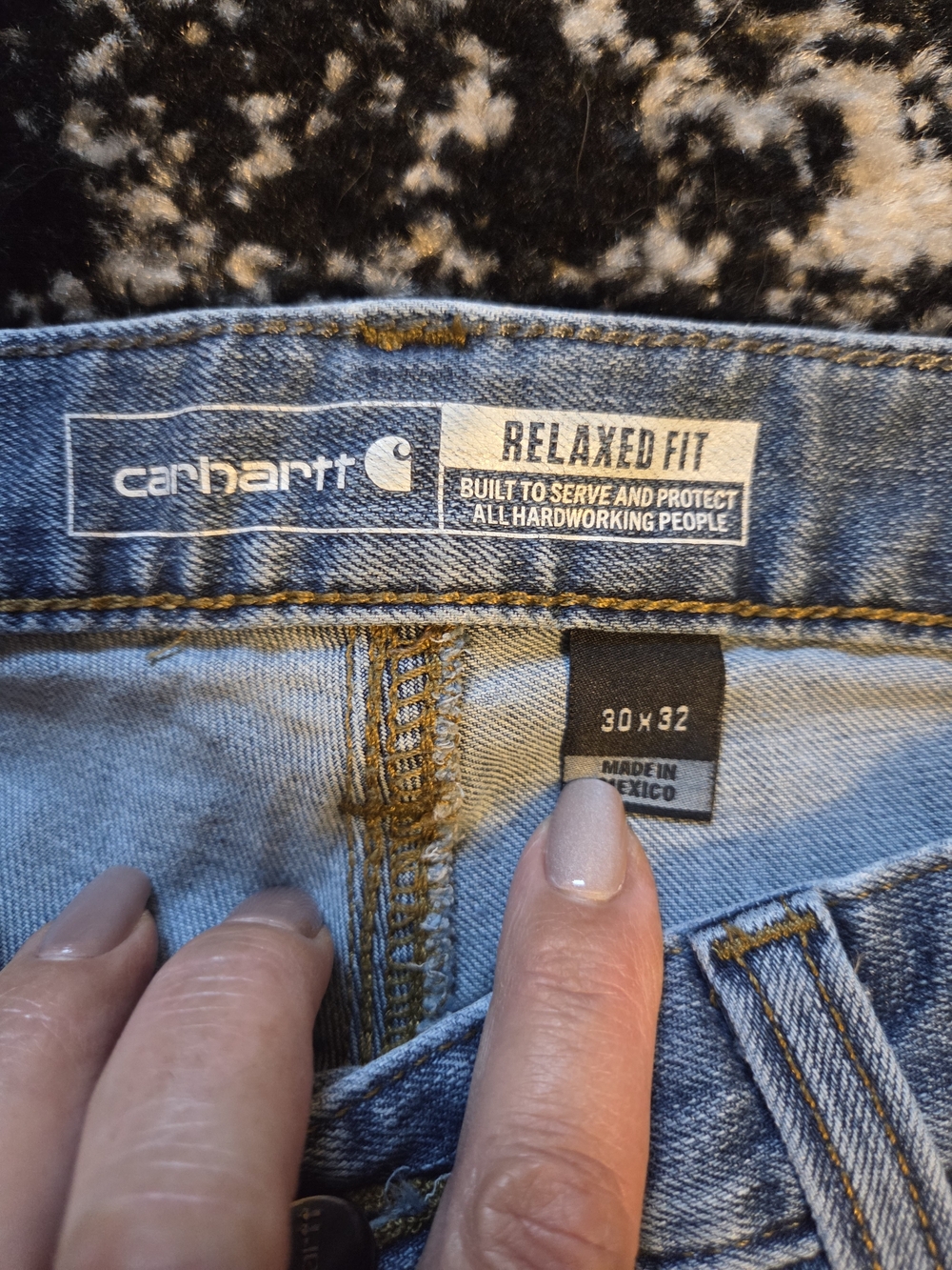 Carhartt Men's Straight Relaxed Fit Jeans in Light Blue Denim - Picture 3 of 4